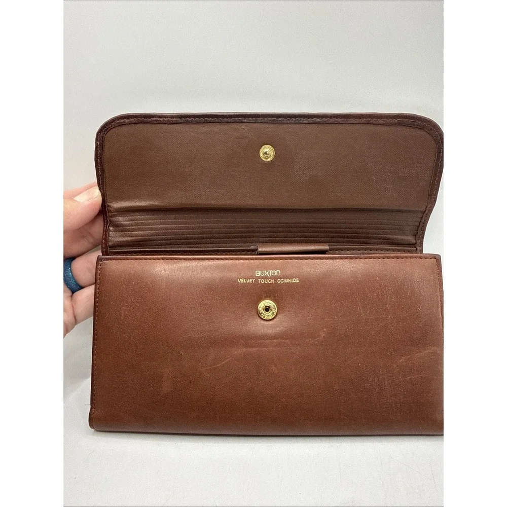 Buxton Vintage Top Grain Cowhide Credit Card Wallet With Embossed Emblem